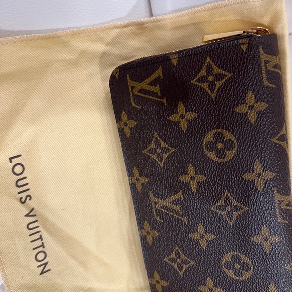 Louis Vuitton Monogram Zippy Wallet 100% Authentic - Picture 16 of 16